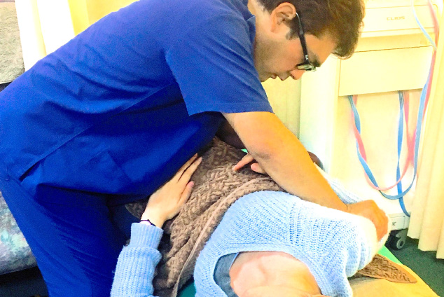 治療家として２４年以上のキャリア、8,000名以上への施術実績