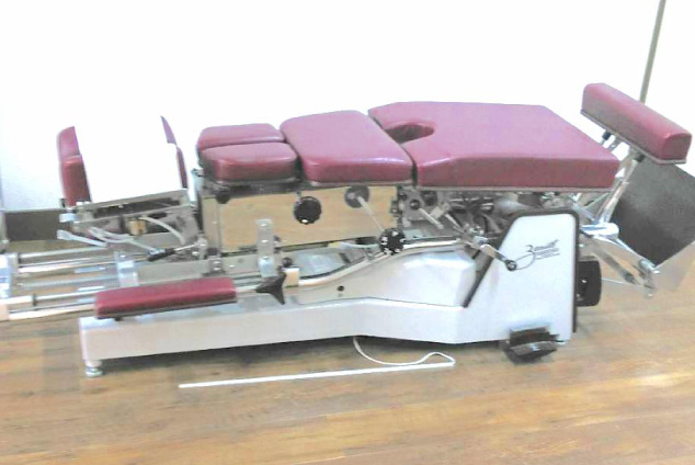 施術効果を最大化する最高級の施術専用ベッド