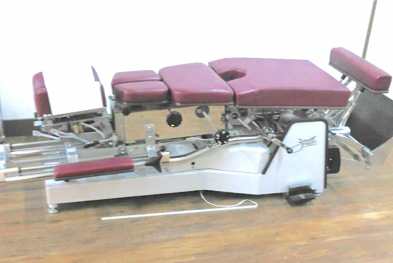 施術効果を最大化する最高級の施術専用ベッド